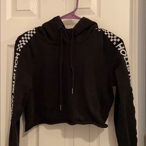 Black cropped Hollister hoodie